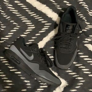 Nike Air Max Thea Sz 9